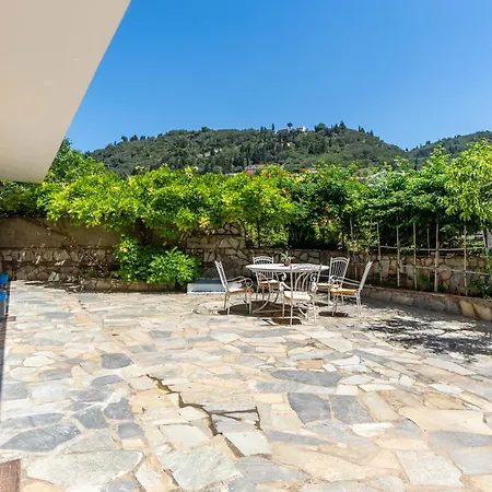 Mires House 11 Apartment